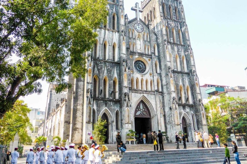 Hidden Charms of Vietnam: A Private Retreat with Free Evisa